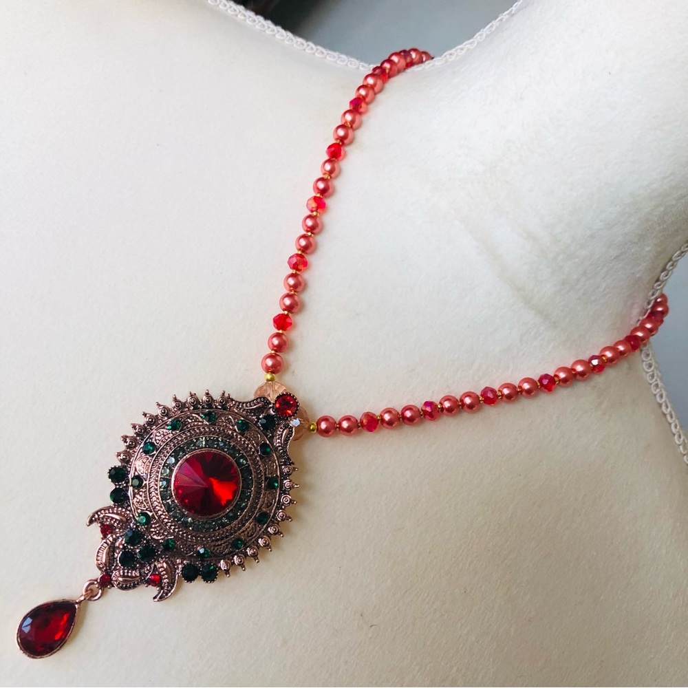 Handcrafted repurpose rivoli rose gold pendant Czech glass Pearl necklace